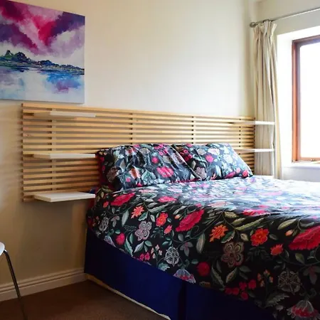 1 Bedroom Near Guinness Storehouse Sleeps 2